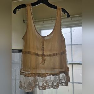 FOREVER 21 women's lace top sleeveless size LG